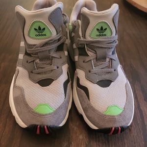 Womens Adidas Torision shoes size 5